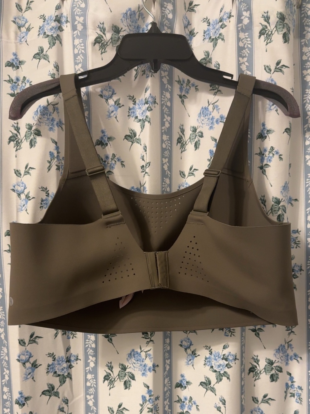 Victoria’s Secret VSX Featherweight Max Sports Bra Size 40D - Picture 2 of 7